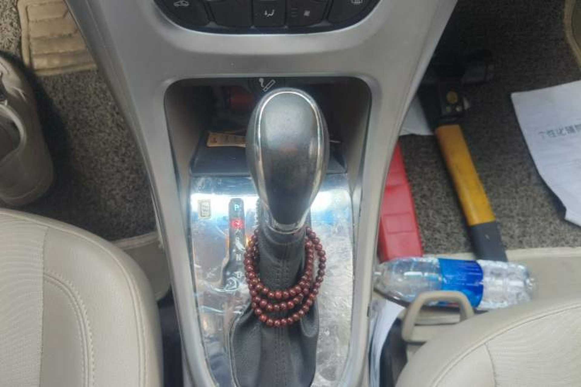 Used Buick GT 2013 GT 1.6L Automatic Fashion Edition Gear Lever