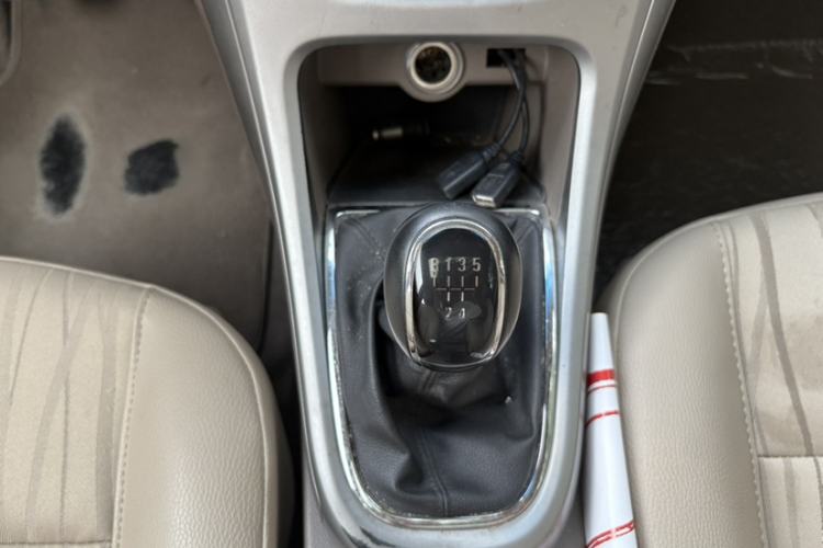 Used Buick GT 2013 GT 1.6L Manual Comfort Edition Gear Lever