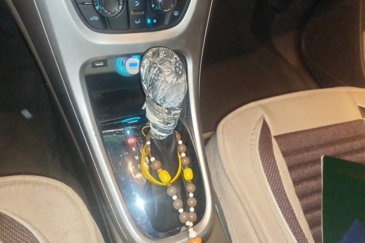 Used Buick GT 2013 GT 1.6L Automatic Fashion Edition Gear Lever