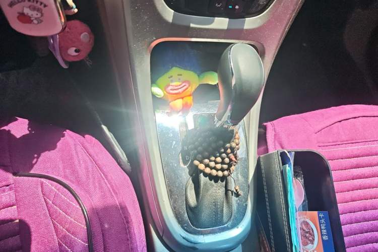 Used Buick GT 2013 GT 1.6L Automatic Fashion Edition Gear Lever