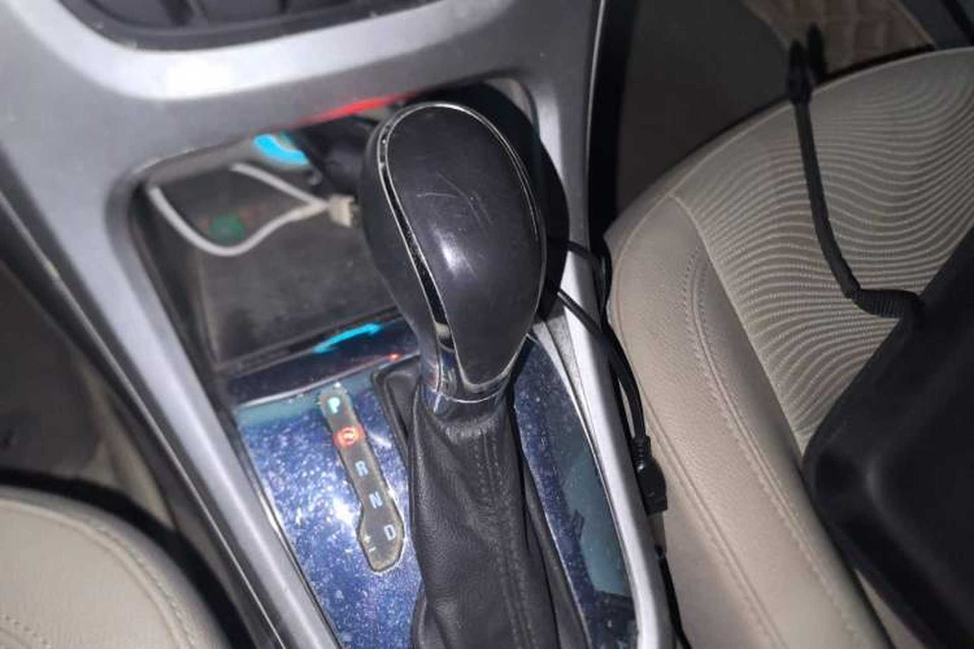 Used Buick GT 2013 GT 1.6L Automatic Fashion Edition Gear Lever