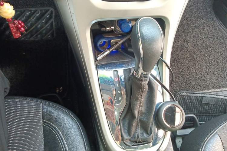 Used Buick GT 2013 XT 1.6L Automatic Fashion Edition Gear Lever