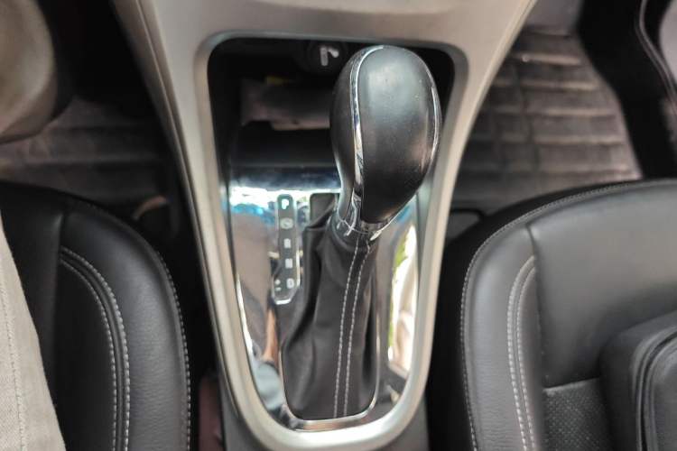 Used Buick GT 2013 GT 1.6T Automatic Fashion Sport Edition Gear Lever