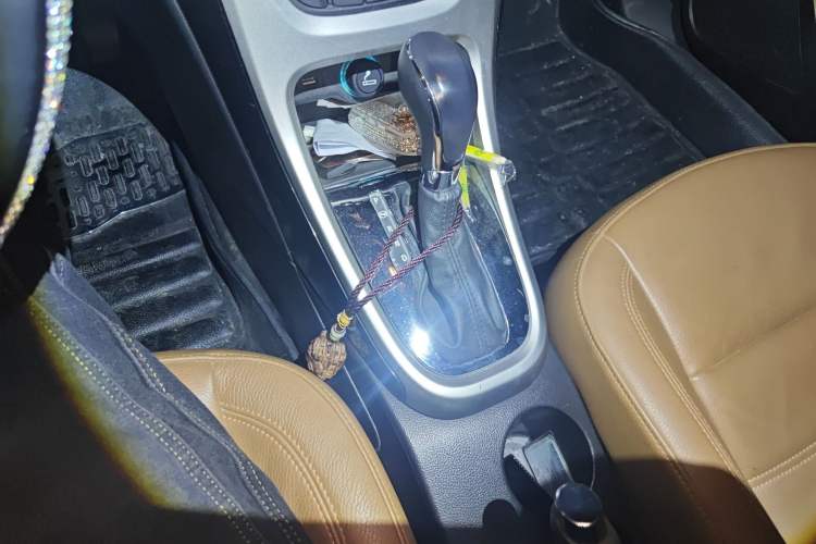 Used Buick GT 2013 GT 1.6T Automatic Fashion Sport Edition Gear Lever