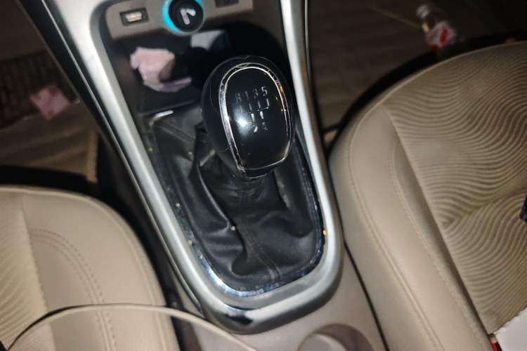 Used Buick GT 2013 GT 1.6L Manual Entry-Level Model Gear Lever