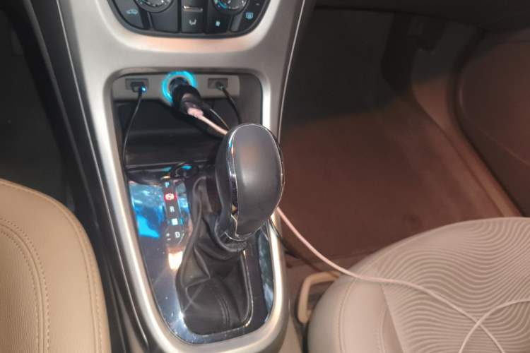 Used Buick GT 2013 GT 1.6L Automatic Fashion Edition Gear Lever