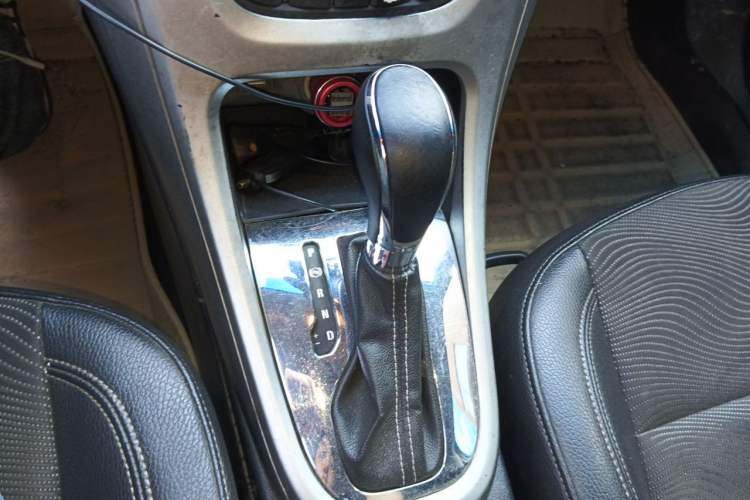 Used Buick GT 2013 XT 1.6T Automatic Fashion Sport Edition Gear Lever