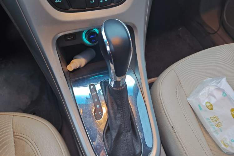 Used Buick GT 2013 GT 1.6L Automatic Fashion Edition Gear Lever