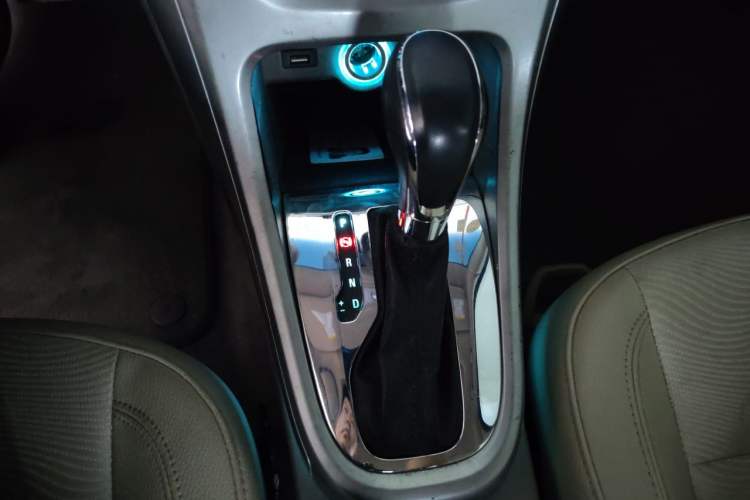 Used Buick GT 2013 GT 1.6L Automatic Fashion Edition Gear Lever