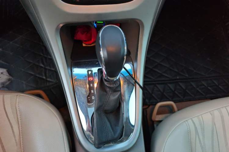 Used Buick GT 2013 GT 1.6L Automatic Comfort Edition Gear Lever
