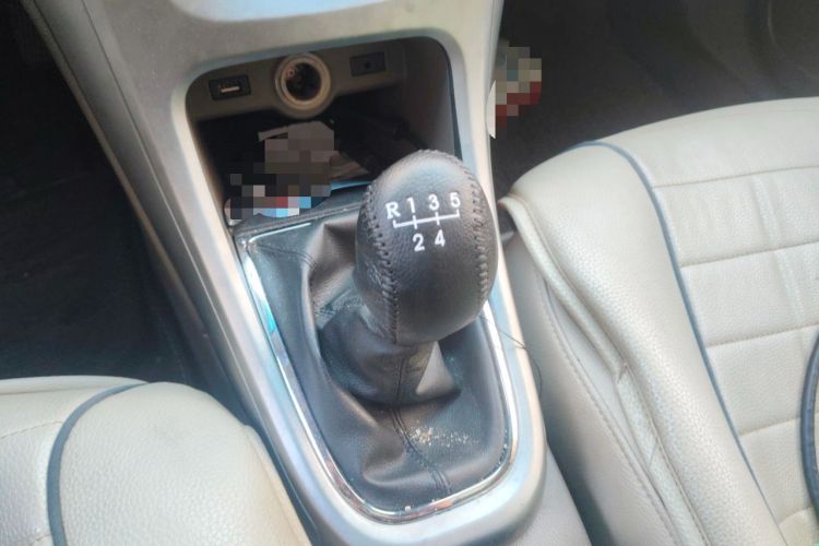 Used Buick GT 2013 GT 1.6L Manual Entry-Level Model Gear Lever