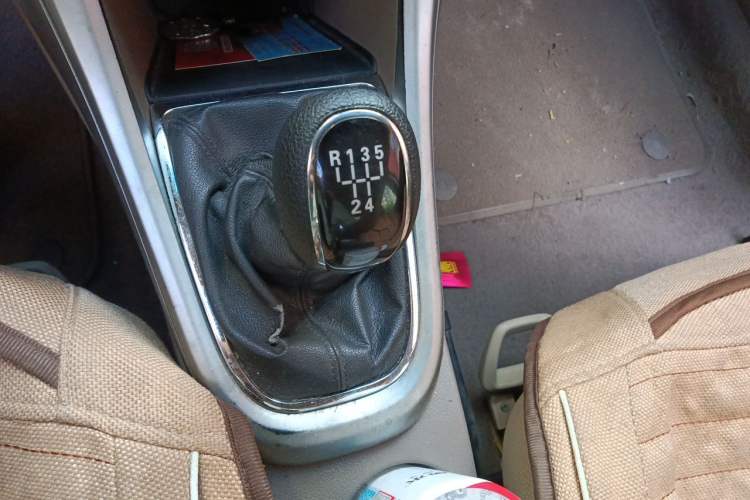 Used Buick GT 2013 GT 1.6L Manual Entry-Level Model Gear Lever