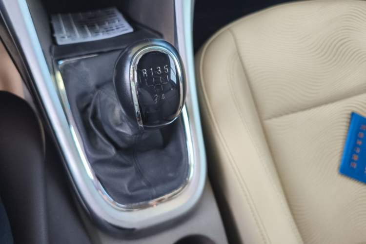 Used Buick GT 2013 GT 1.6L Manual Entry-Level Model Gear Lever