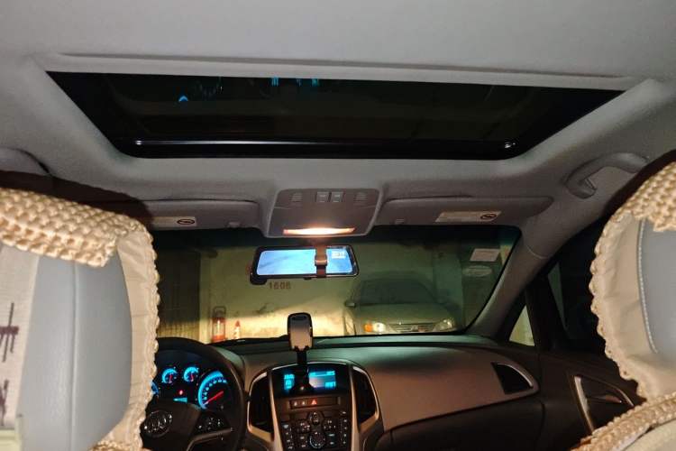 Used Buick GT 2013 XT 1.6L Automatic Fashion Edition Headliner