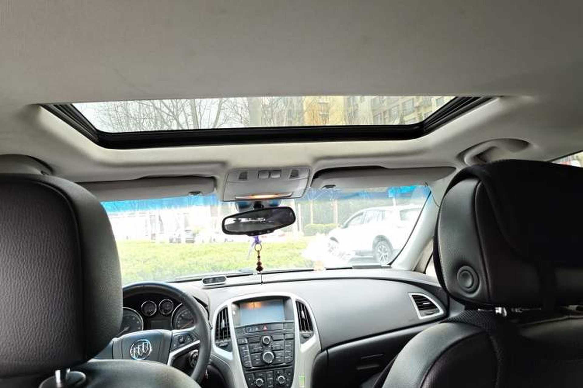 Used Buick GT 2013 XT 1.6T Automatic Fashion Sport Edition Headliner