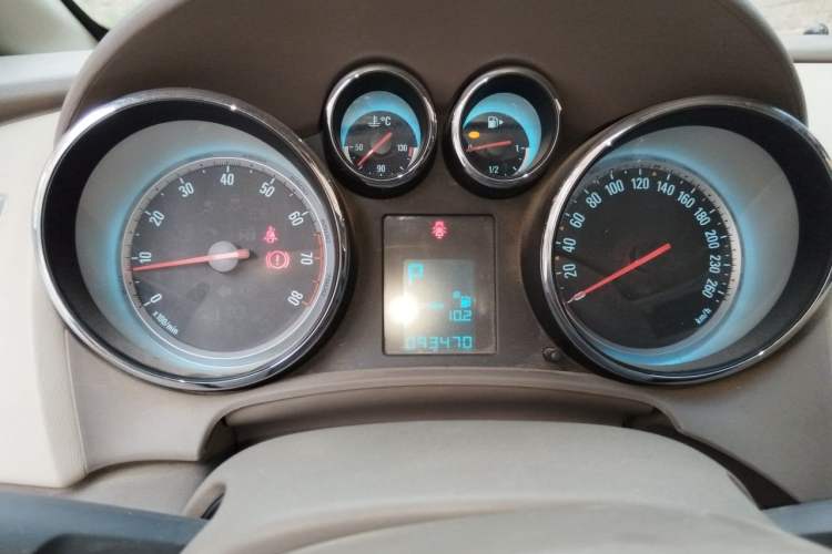 Used Buick GT 2013 GT 1.6L Automatic Fashion Edition Instrument Cluster