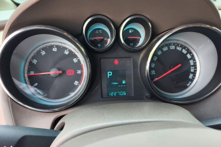 Used Buick GT 2013 GT 1.6L Automatic Fashion Edition Instrument Cluster
