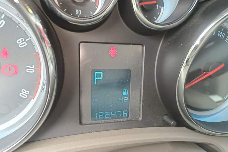 Used Buick GT 2013 GT 1.6L Automatic Fashion Edition Instrument Cluster