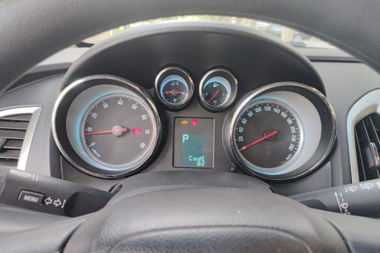 Used Buick GT 2013 XT 1.6L Automatic Fashion Edition Instrument Cluster