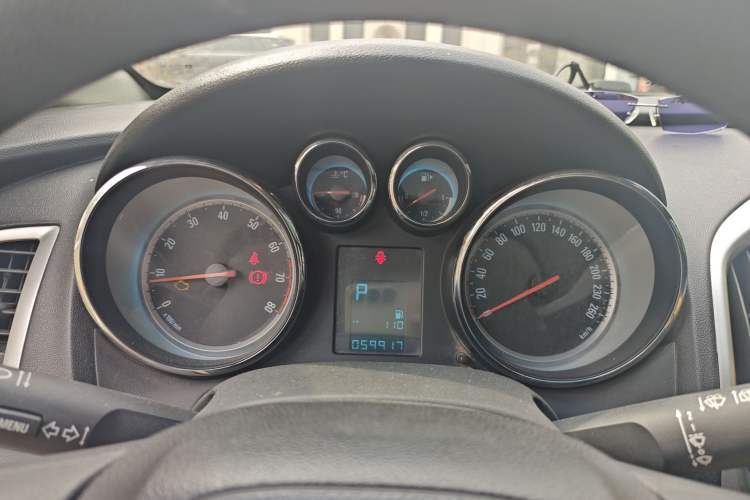 Used Buick GT 2013 XT 1.6L Automatic Fashion Edition Instrument Cluster