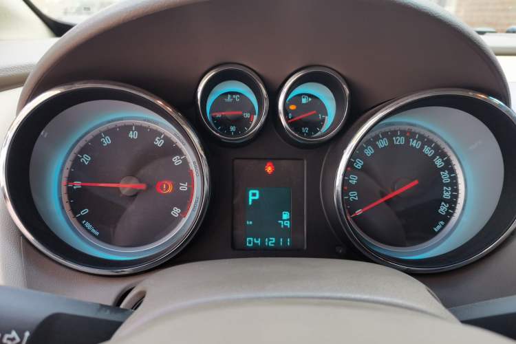 Used Buick GT 2013 GT 1.6L Automatic Fashion Edition Instrument Cluster