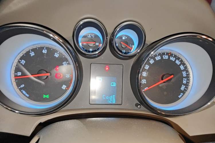 Used Buick GT 2013 GT 1.6L Automatic Fashion Edition Instrument Cluster
