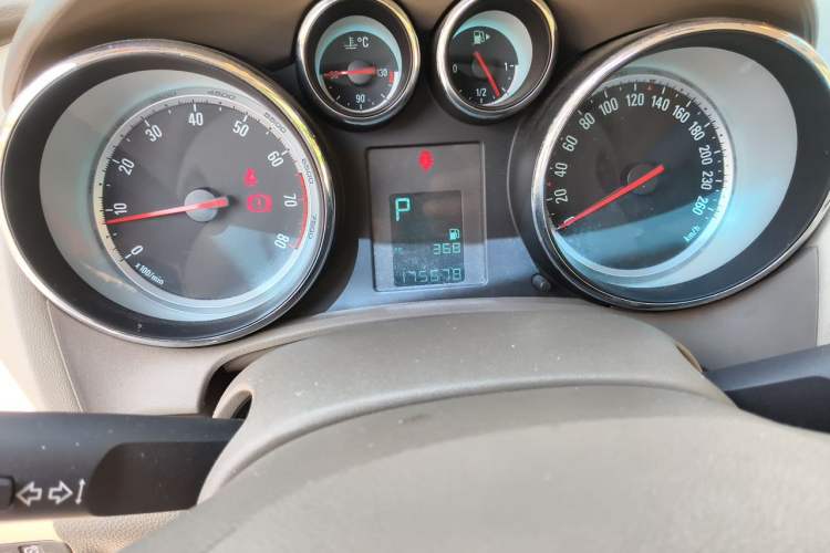 Used Buick GT 2013 GT 1.6L Automatic Fashion Edition Instrument Cluster