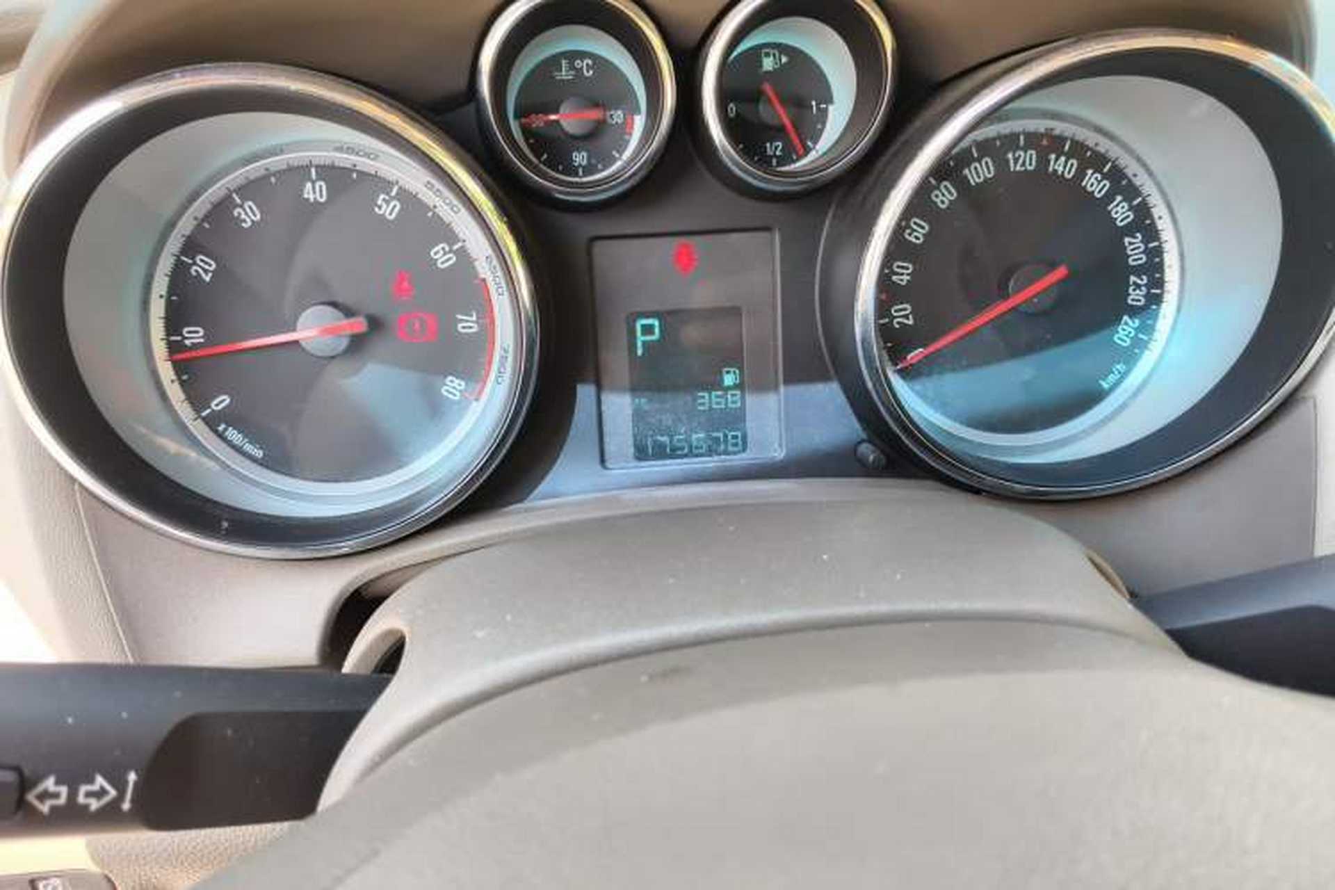 Used Buick GT 2013 GT 1.6L Automatic Fashion Edition Instrument Cluster