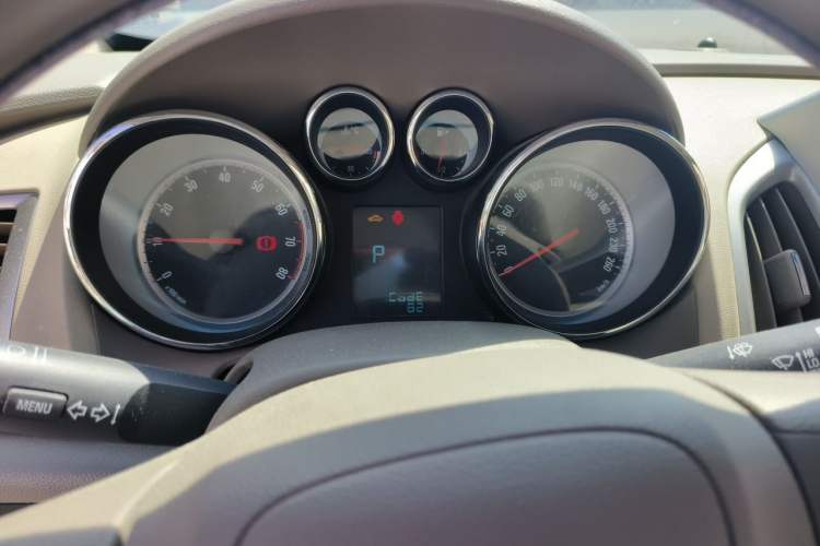 Used Buick GT 2013 GT 1.6L Automatic Fashion Edition Instrument Cluster