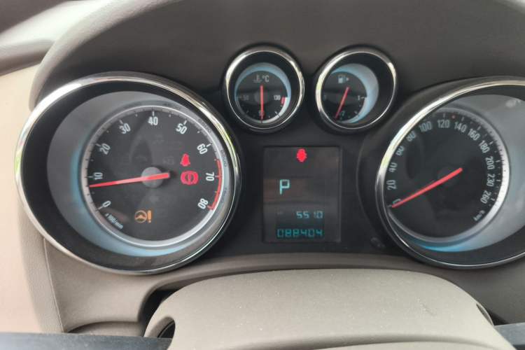 Used Buick GT 2013 GT 1.6L Automatic Fashion Edition Instrument Cluster