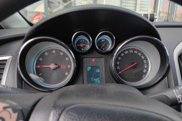Used Buick GT 2013 XT 1.6L Automatic Fashion Edition Instrument Cluster