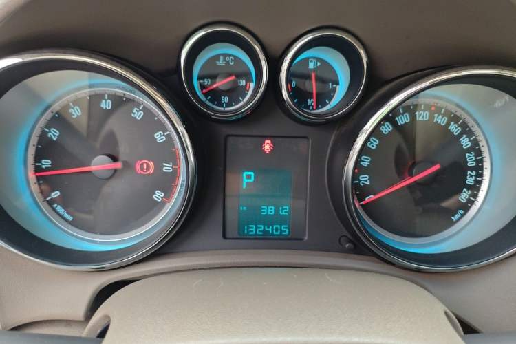 Used Buick GT 2013 GT 1.6L Automatic Fashion Edition Instrument Cluster