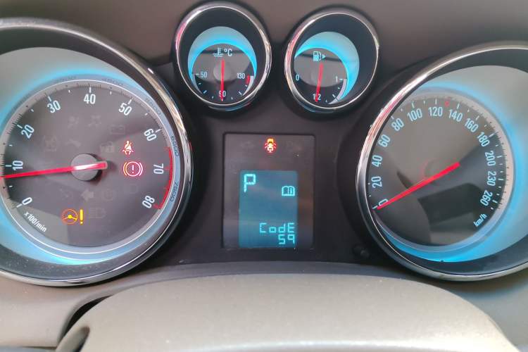 Used Buick GT 2013 GT 1.6L Automatic Fashion Edition Instrument Cluster