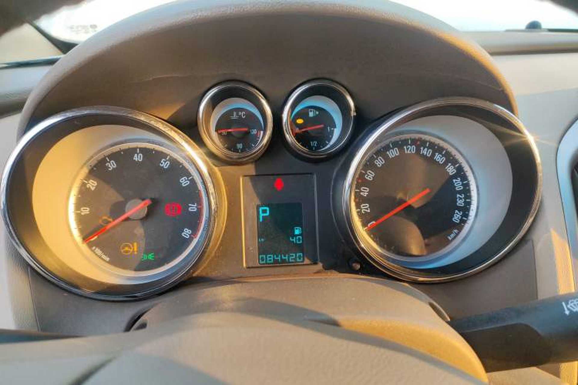 Used Buick GT 2013 GT 1.6L Automatic Fashion Edition Instrument Cluster