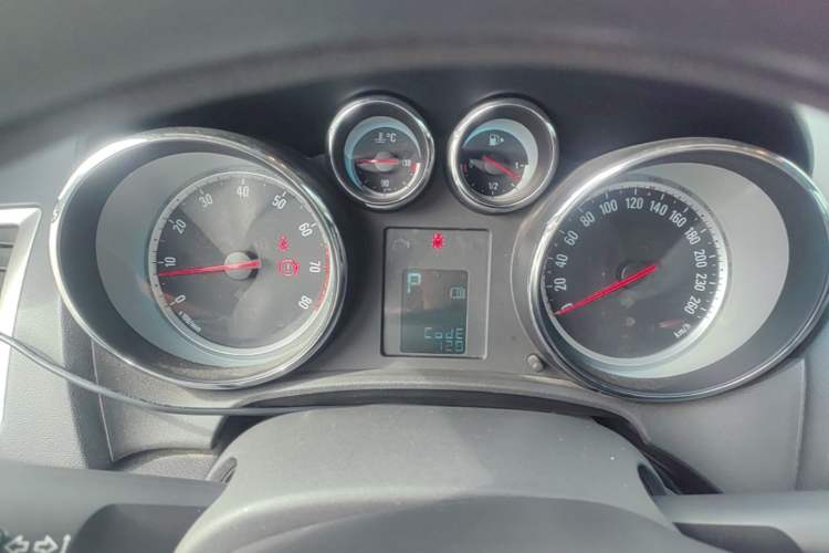 Used Buick GT 2013 GT 1.8L Automatic Fashion Edition Instrument Cluster