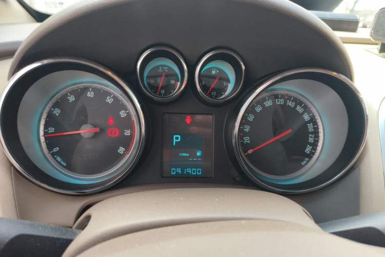 Used Buick GT 2013 GT 1.6L Automatic Fashion Edition Instrument Cluster