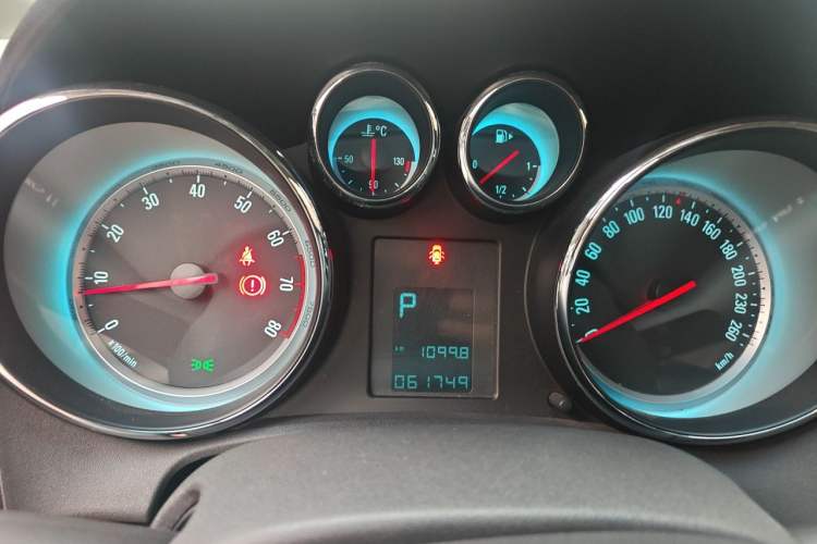 Used Buick GT 2013 XT 1.6L Automatic Fashion Edition Instrument Cluster