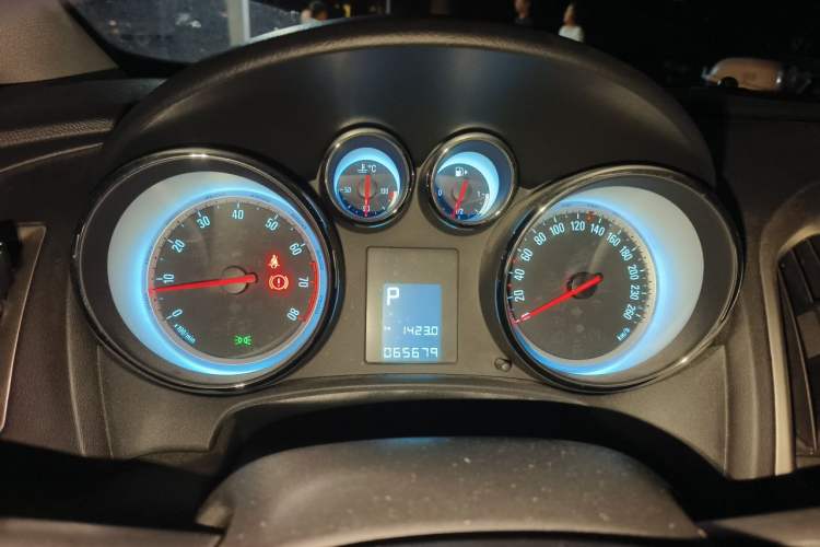 Used Buick GT 2013 GT 1.8L Automatic Fashion Edition Instrument Cluster