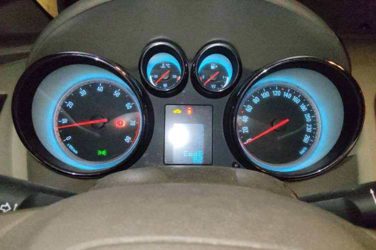 Used Buick GT 2013 GT 1.6L Automatic Fashion Edition Instrument Cluster