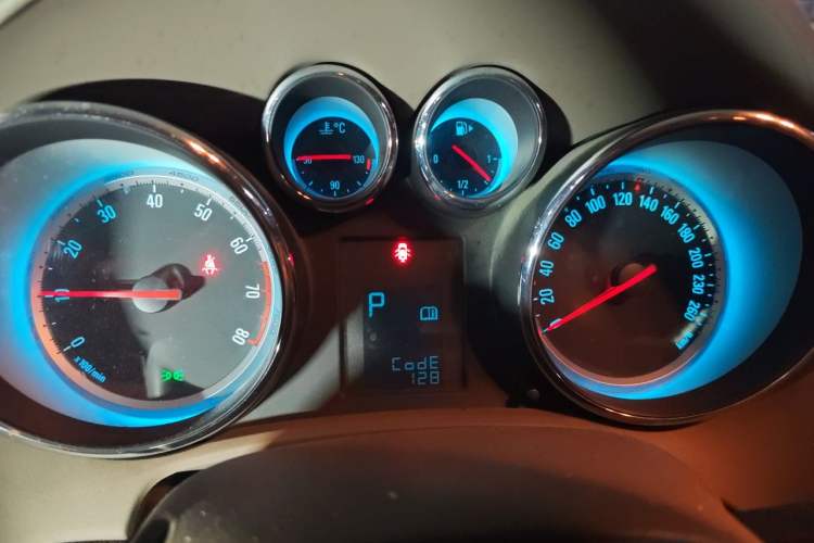 Used Buick GT 2013 GT 1.6L Automatic Fashion Edition Instrument Cluster