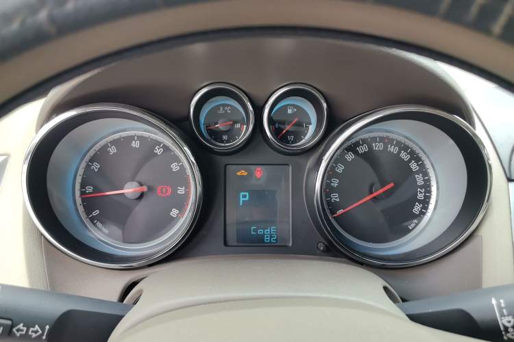Used Buick GT 2013 GT 1.6L Automatic Fashion Edition Instrument Cluster