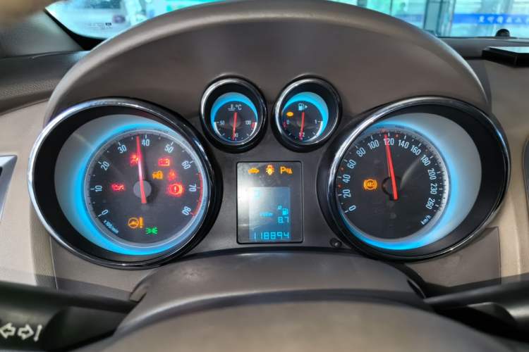 Used Buick GT 2013 GT 1.6L Automatic Fashion Edition Instrument Cluster