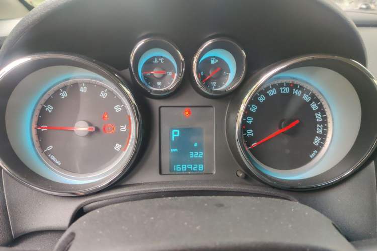 Used Buick GT 2013 XT 1.6L Automatic Fashion Edition Instrument Cluster