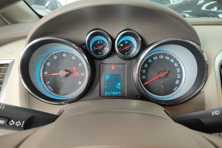 Used Buick GT 2013 GT 1.6L Automatic Fashion Edition Instrument Cluster