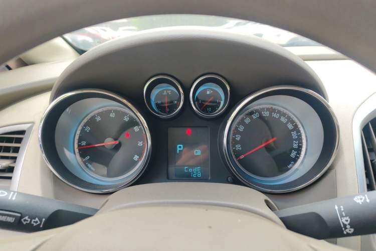 Used Buick GT 2013 GT 1.6L Automatic Fashion Edition Instrument Cluster