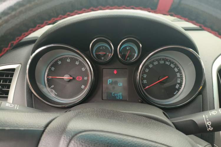 Used Buick GT 2013 XT 1.6L Automatic Fashion Edition Instrument Cluster