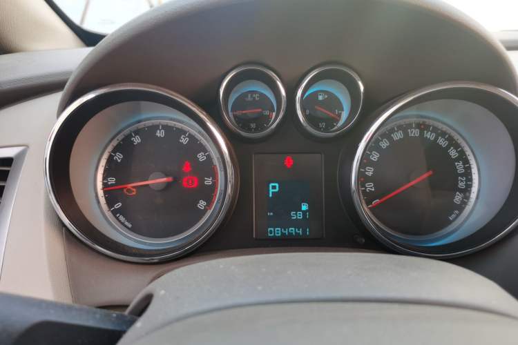 Used Buick GT 2013 GT 1.6L Automatic Fashion Edition Instrument Cluster
