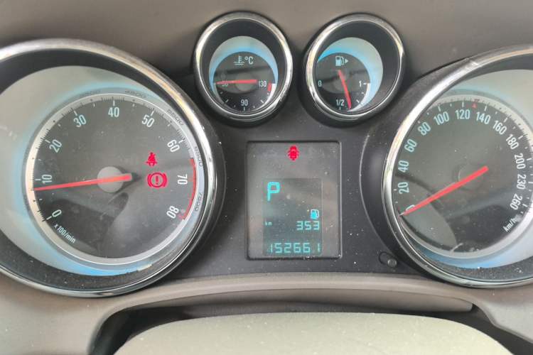 Used Buick GT 2013 GT 1.6L Automatic Fashion Edition Instrument Cluster