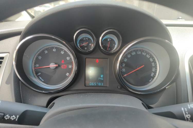 Used Buick GT 2013 XT 1.6L Automatic Fashion Edition Instrument Cluster