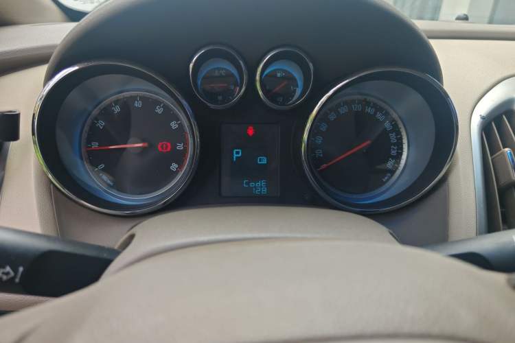 Used Buick GT 2013 GT 1.6L Automatic Fashion Edition Instrument Cluster